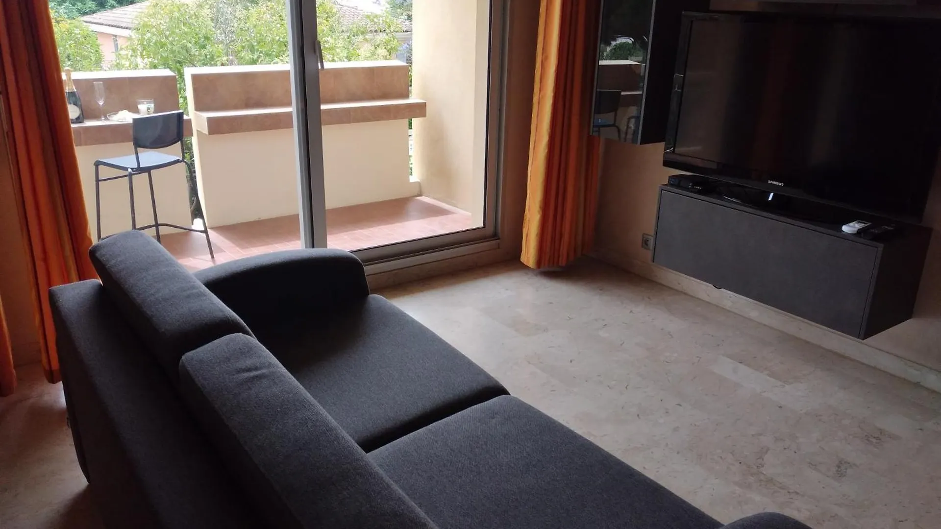 Lägenhet Studio Entierement Renove Cote Plage Avec Garage Roquebrune-Cap-Martin